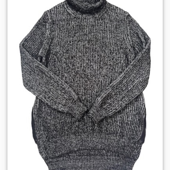 Zara Women’s Turtleneck Asymmetrical Knit Sweater Size M - Picture 4 of 9